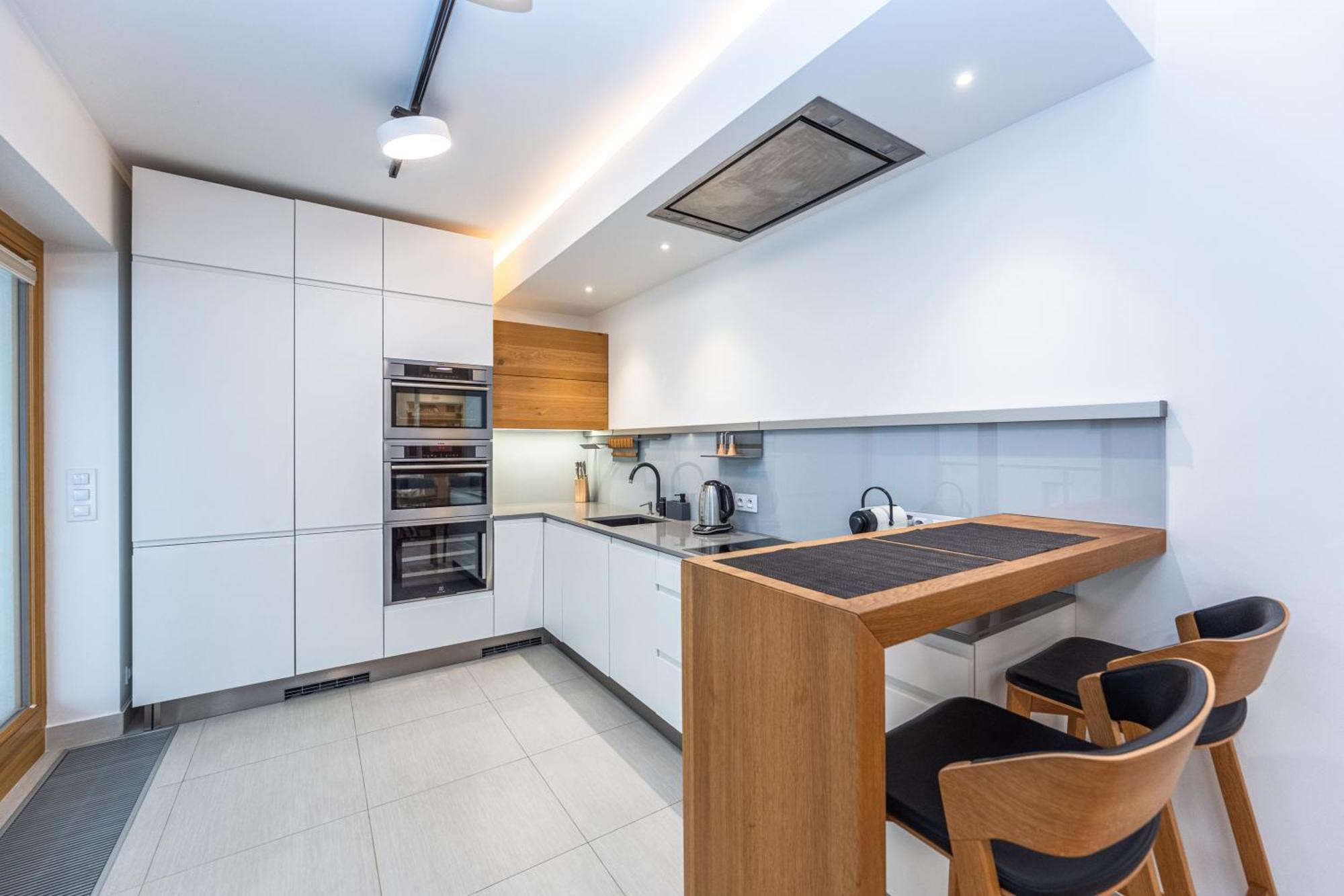 Wishlist Residences - Karlin Free Parking Apartment