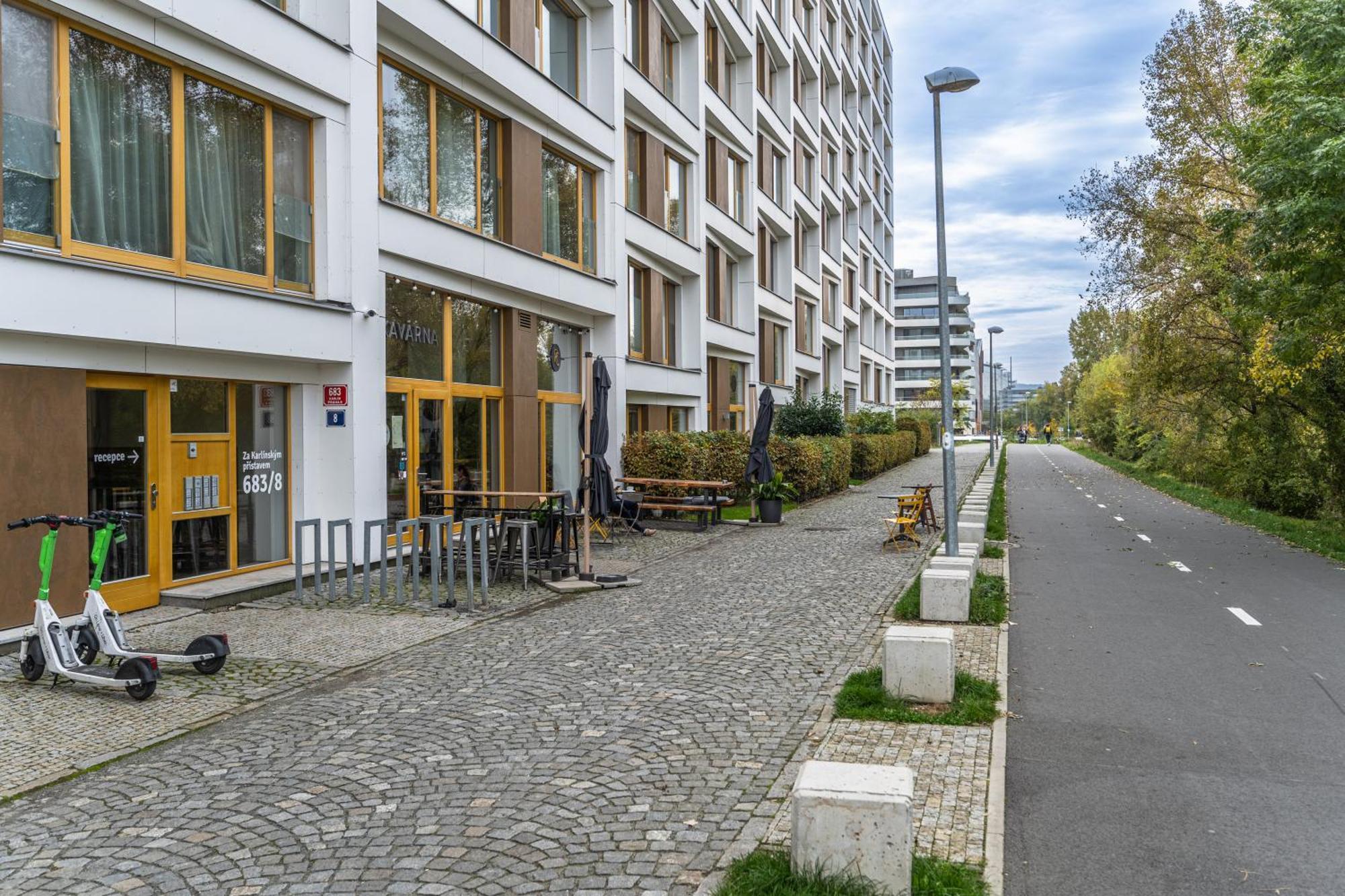 Wishlist Residences - Karlin Free Parking Apartment *